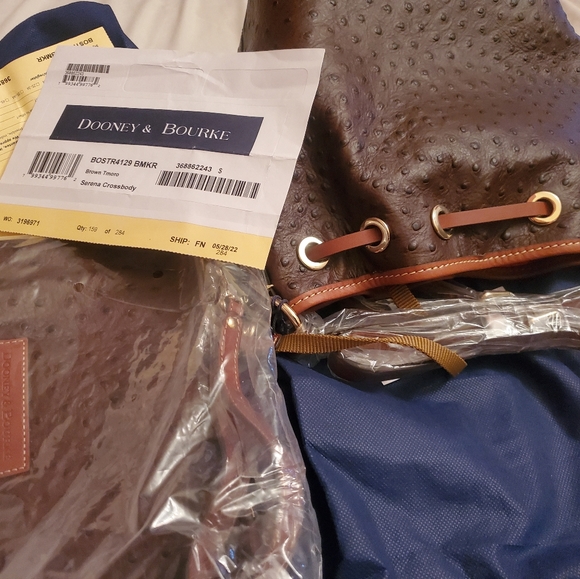 NWT Dooney & Bourke Handbag and wallet, Ostrich Serena Crossbody - Picture 6 of 9